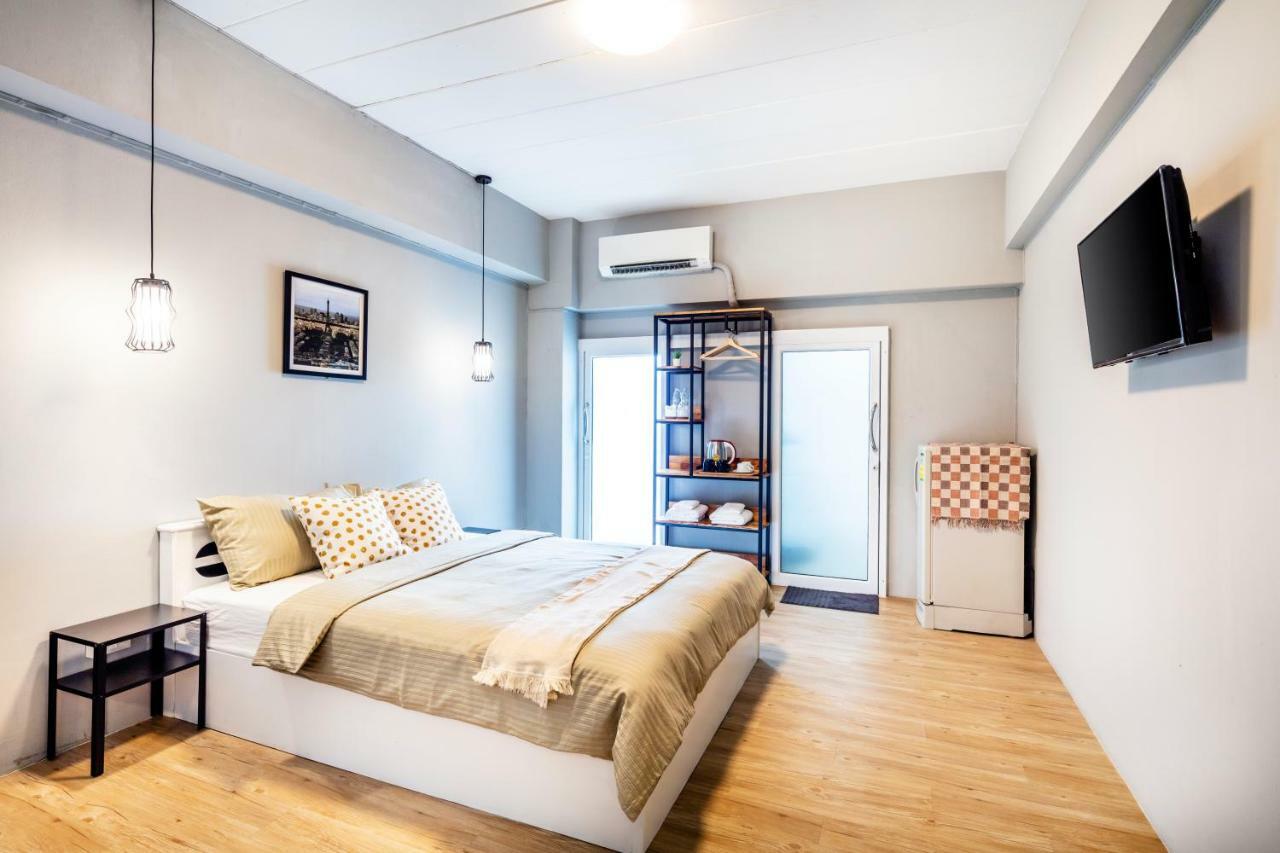 Penyos Service Apartment Bangkok Exterior photo