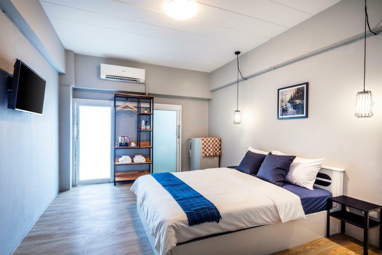 Penyos Service Apartment Bangkok Exterior photo